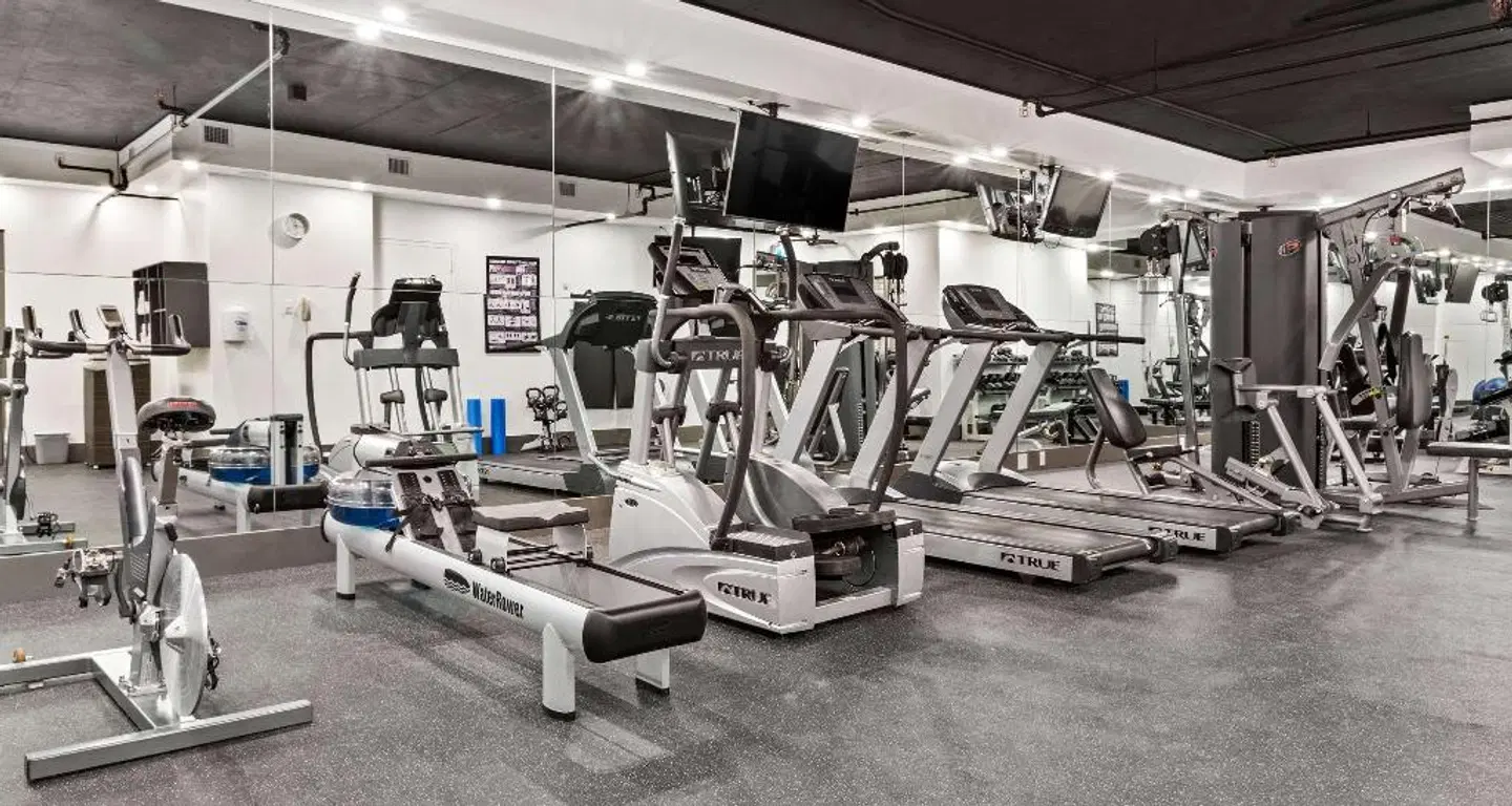 Best Western Premier Calgary Plaza Hotel & Conference Centre SPORTS_AND_LEISURE