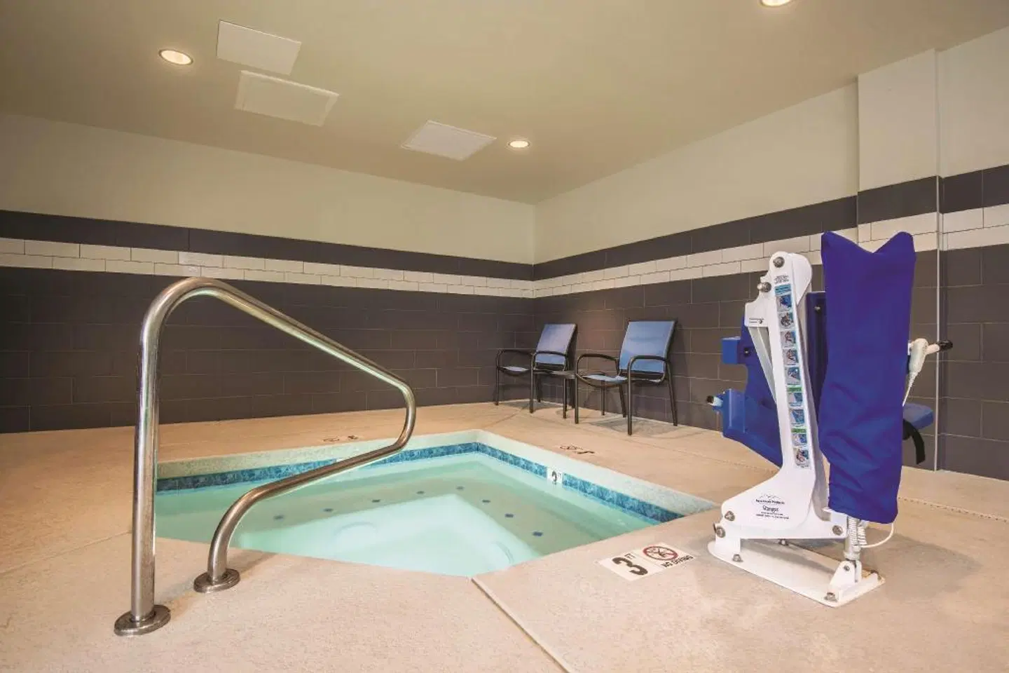 La Quinta Inn & Suites by Wyndham Kingman Hallenbad