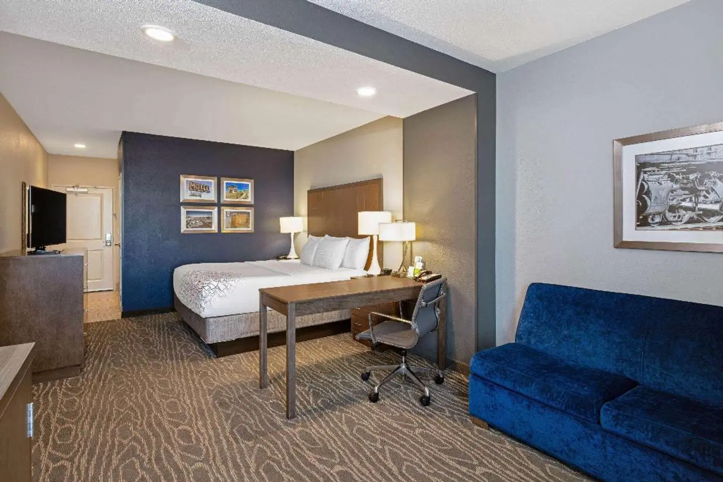 La Quinta Inn & Suites by Wyndham Kingman ROOM_EXAMPLE