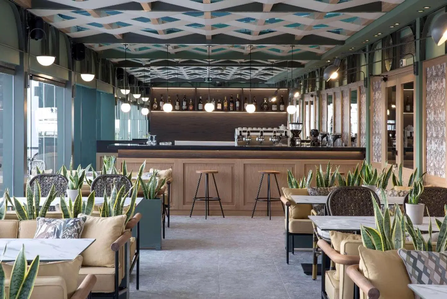 Zeus Essence Athens Central Bar