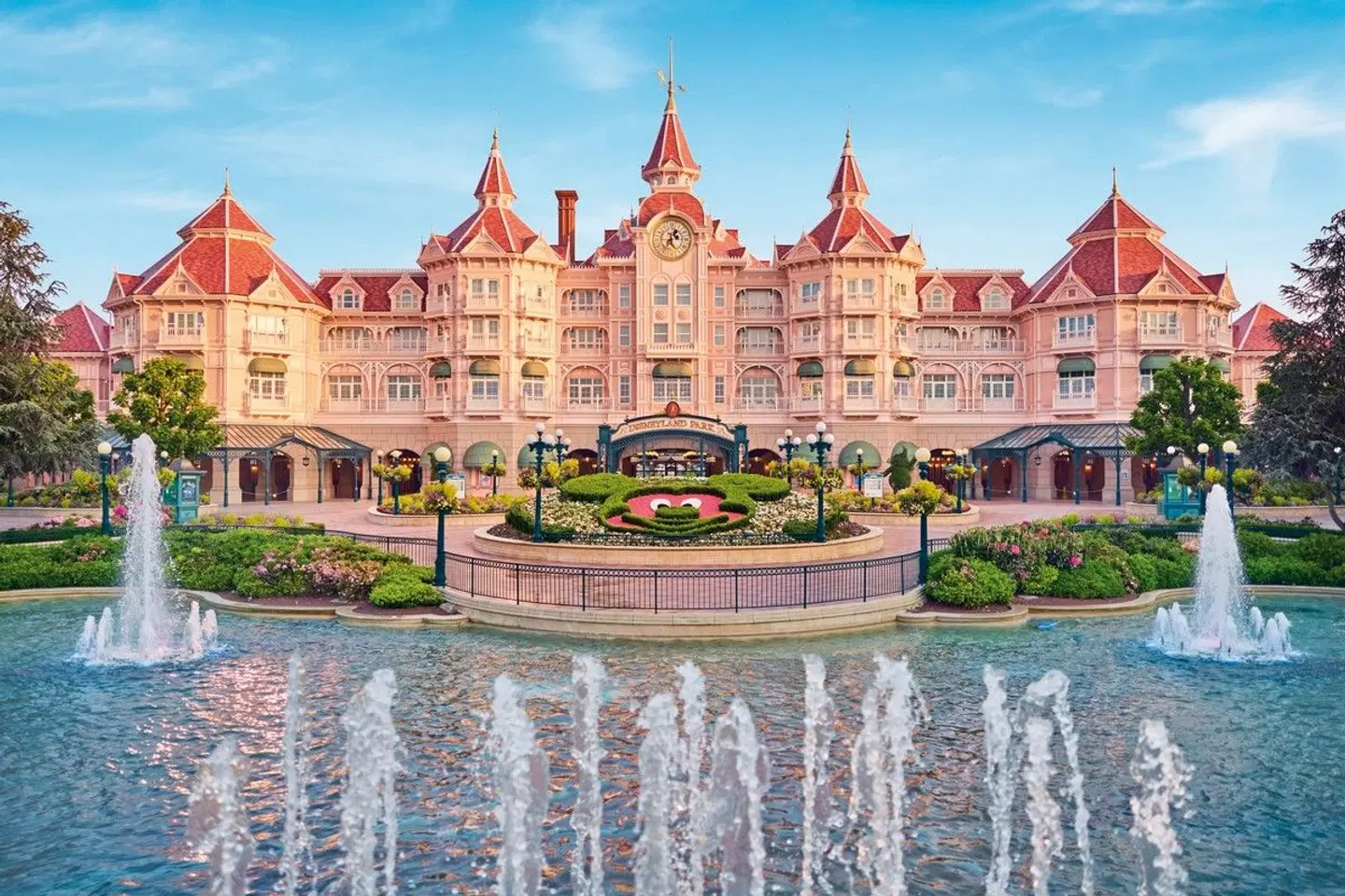 Disneyland® Hotel EXTERIOR