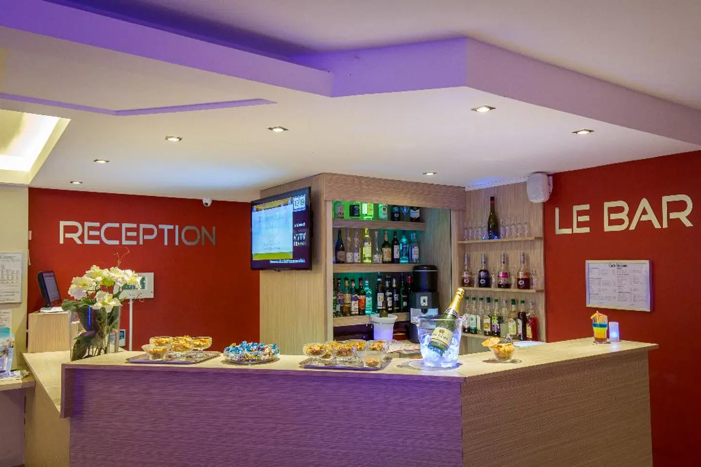 Les Perles de Saint Tropez Bar