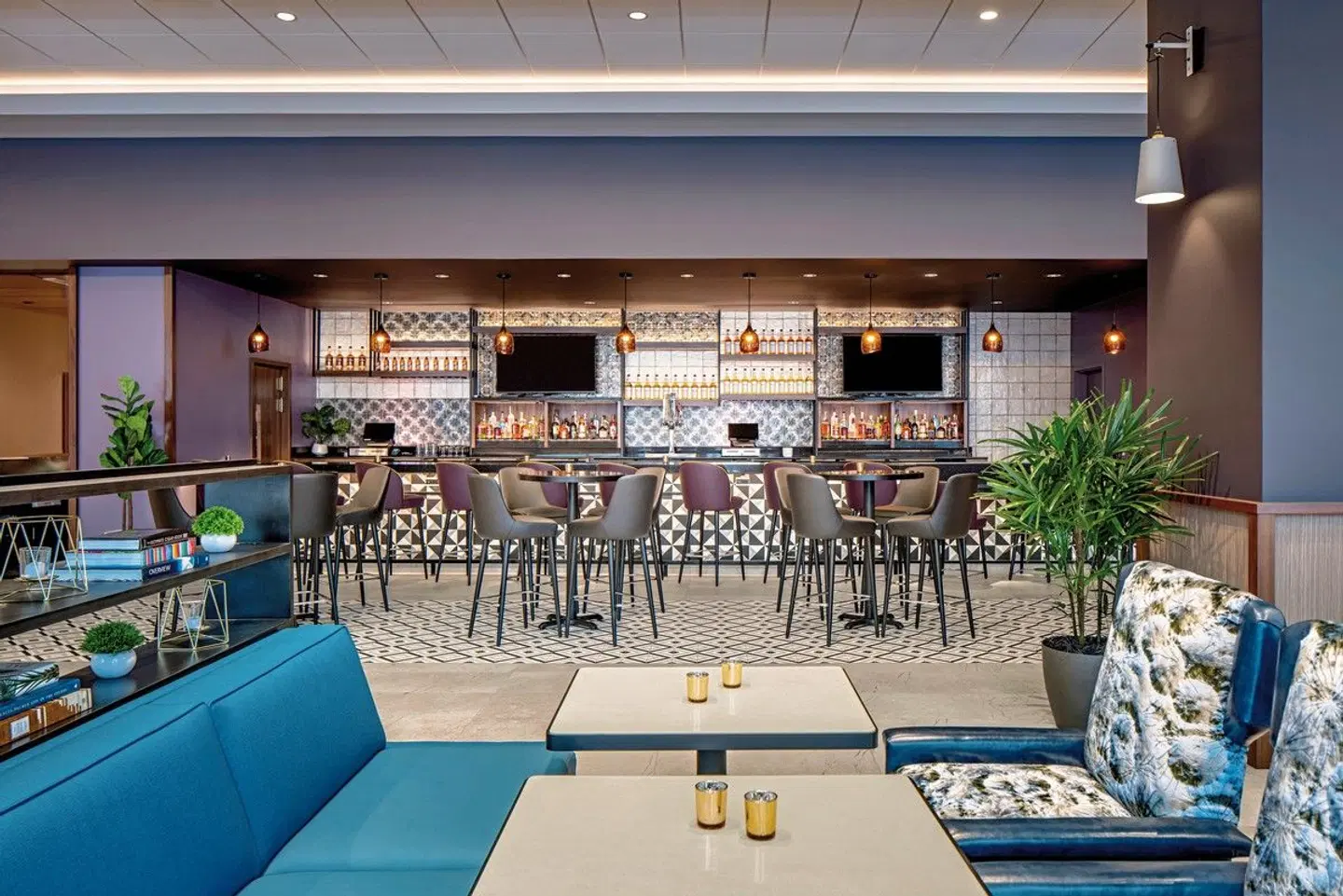 Hyatt Place Tampa Downtown Bar