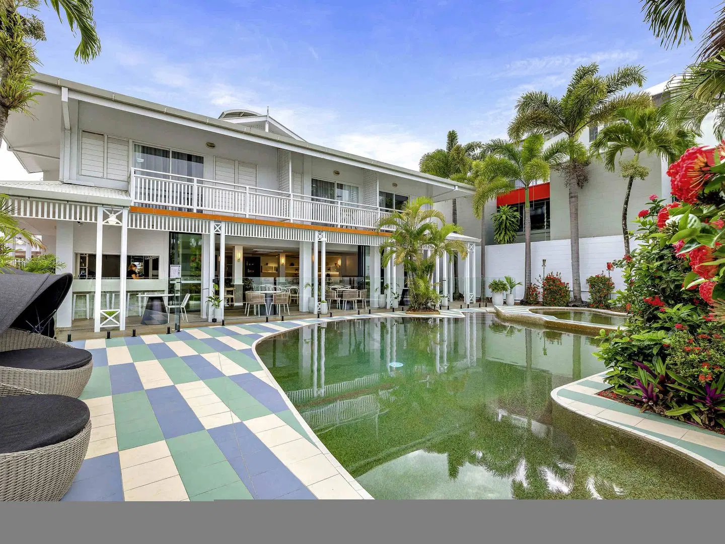 Mercure Cairns OUTDOOR_POOL