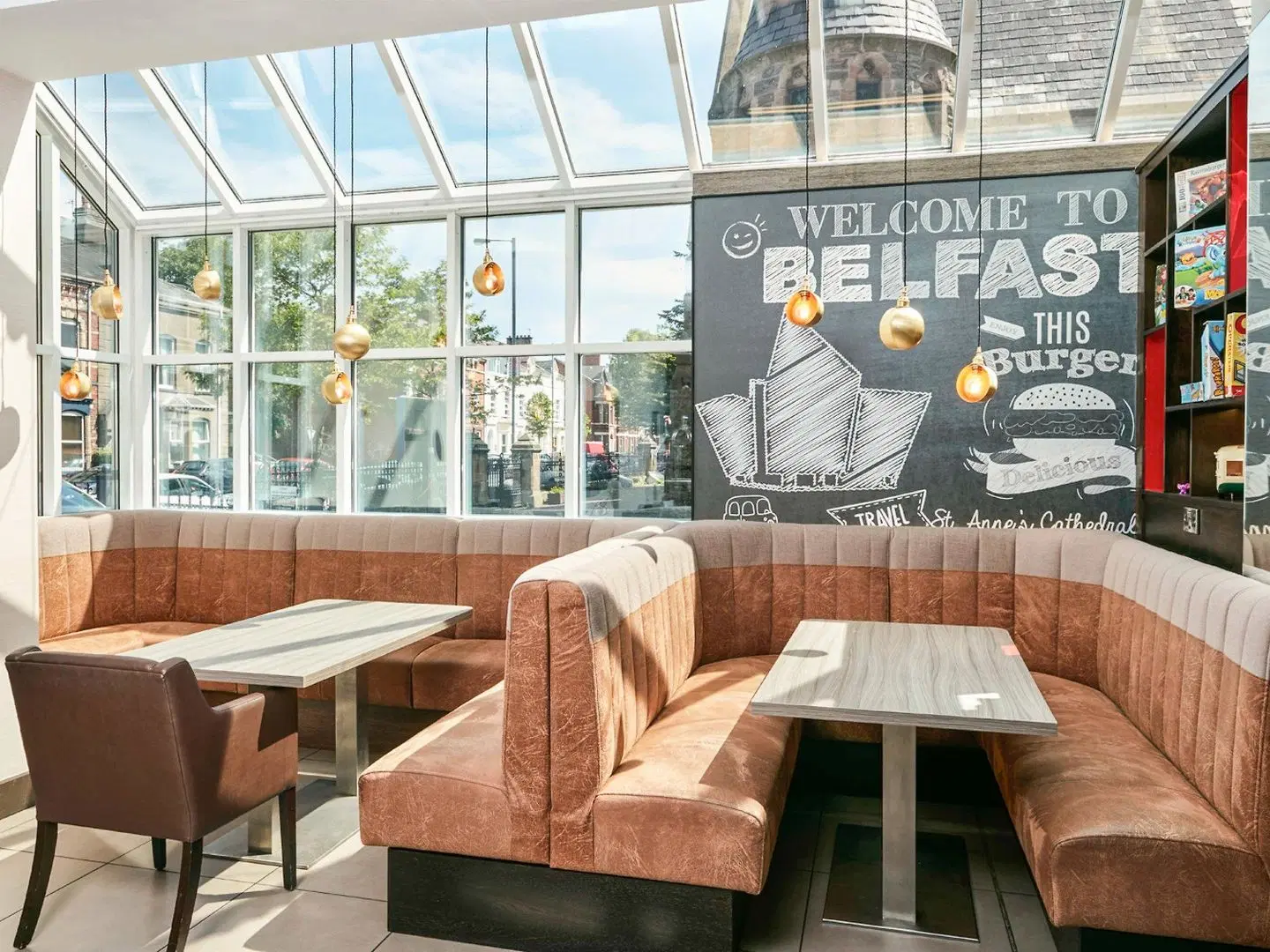 ibis Belfast Queens Quarter Terrasse