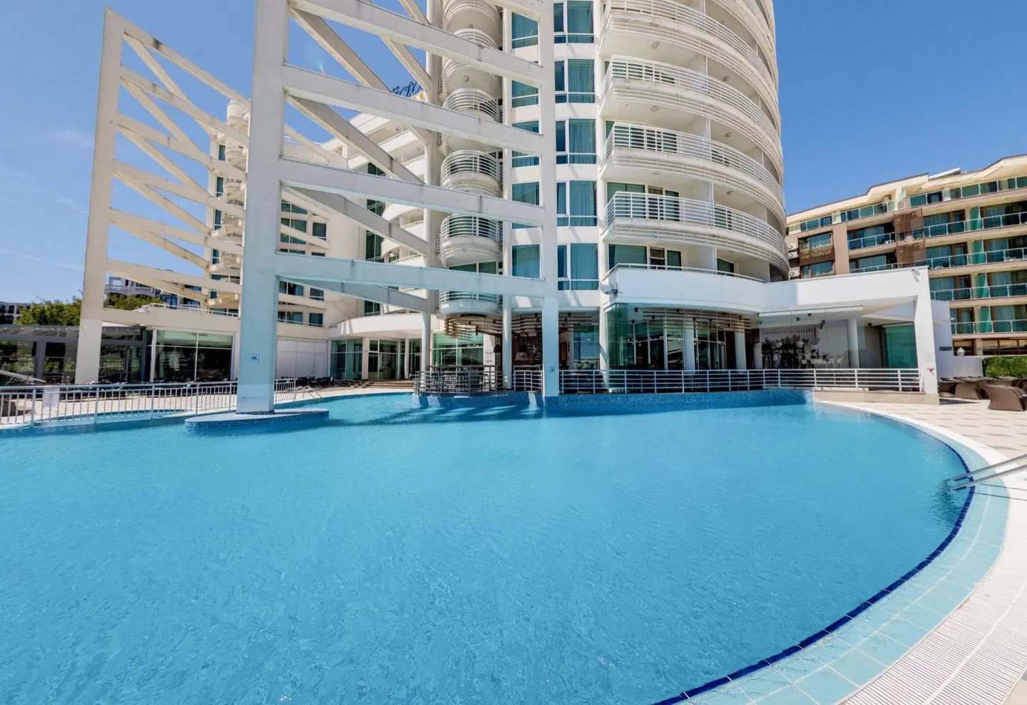 Effect Grand Victoria Hotel OUTDOOR_POOL