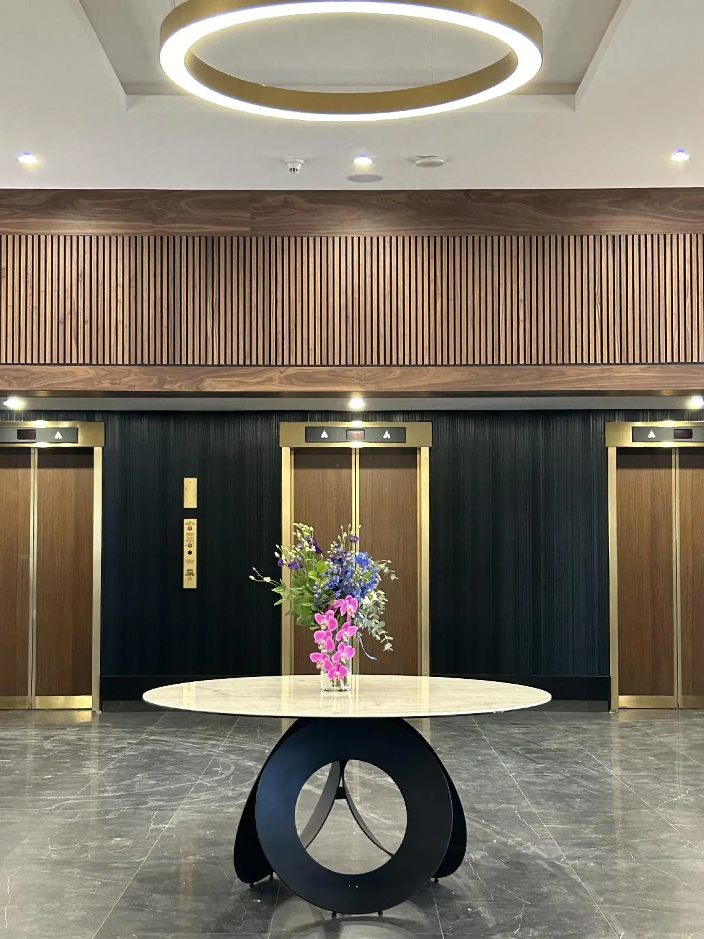 Radisson Blu Vancouver Airport LOUNGE_LOBBY