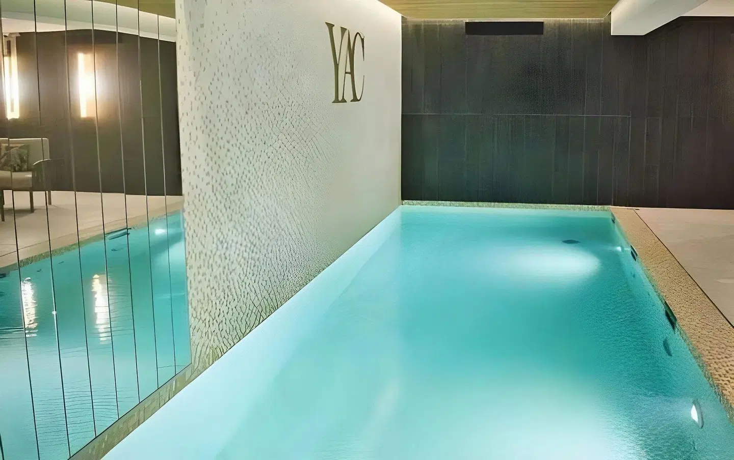 Hotel Yac Paris Clichy, a member of Radisson Individuals Hallenbad