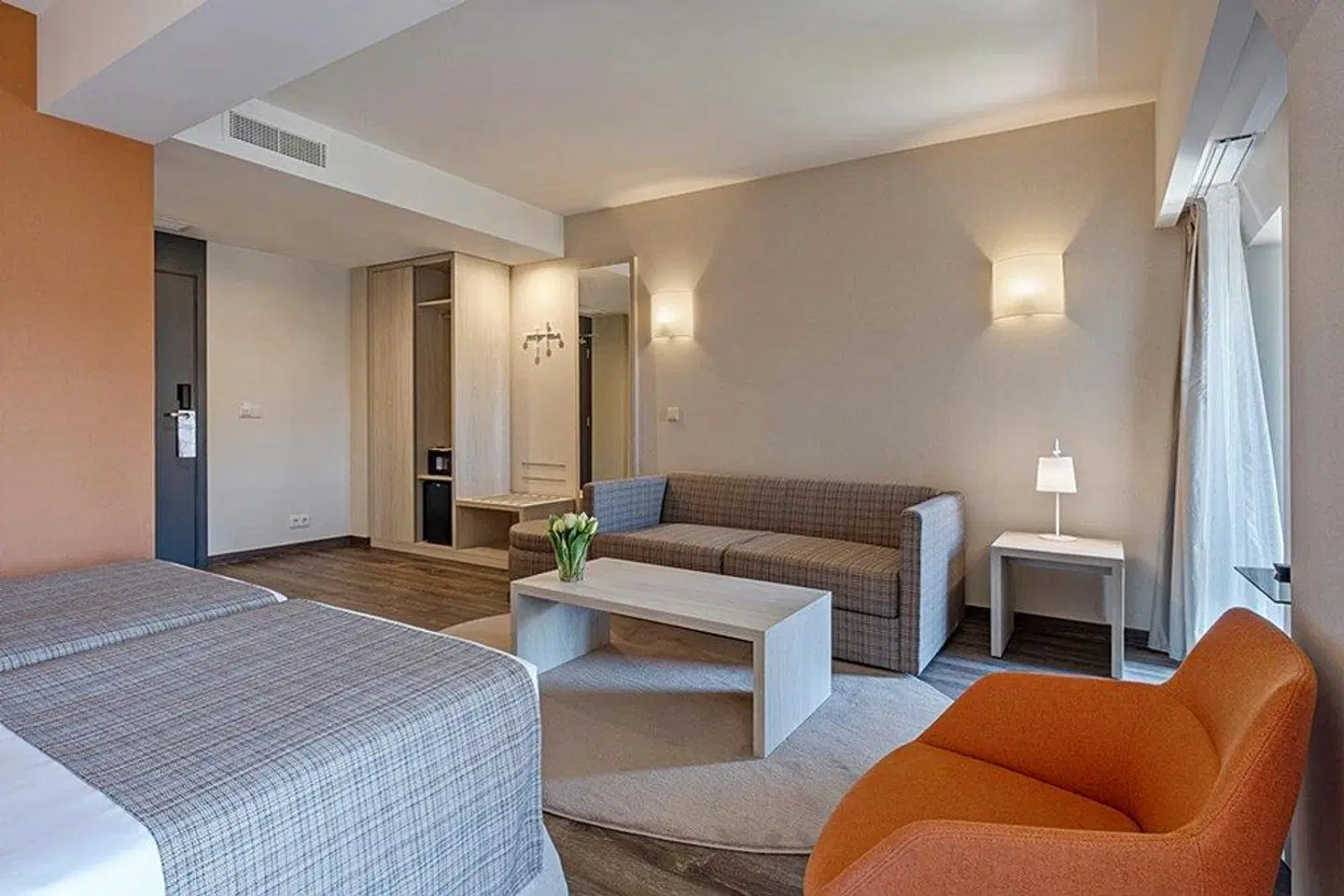 Exe Liberdade ROOM_EXAMPLE