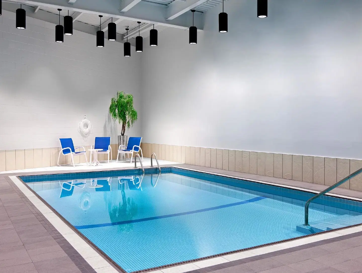 Four Points by Sheraton Edmundston Hallenbad