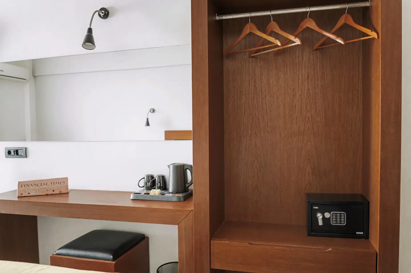 Amphitryon City Hotel ROOM_EXAMPLE