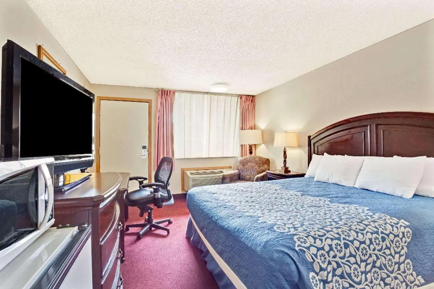 Days Inn by Wyndham Seattle South Tukwila ROOM_EXAMPLE