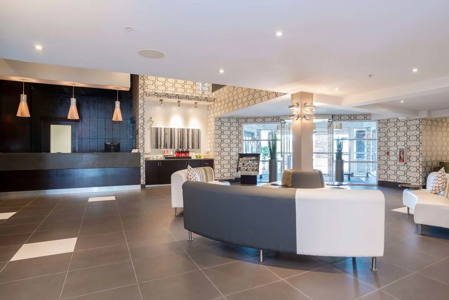 Sandman Hotel and Suites Abbotsford LOUNGE_LOBBY