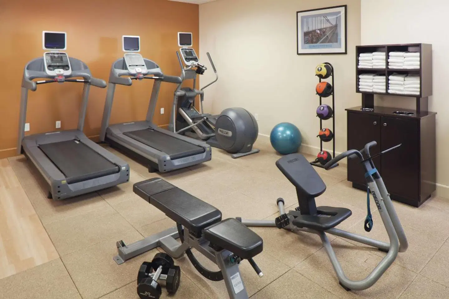 DoubleTree by Hilton Hotel & Suites Jersey City SPORTS_AND_LEISURE