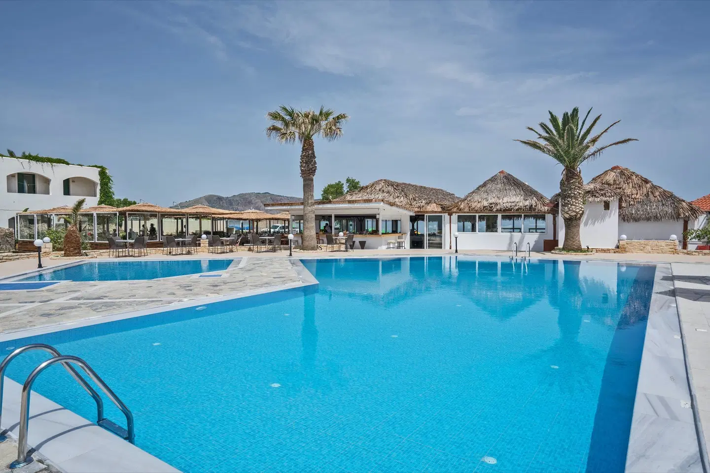 Happy Days OUTDOOR_POOL