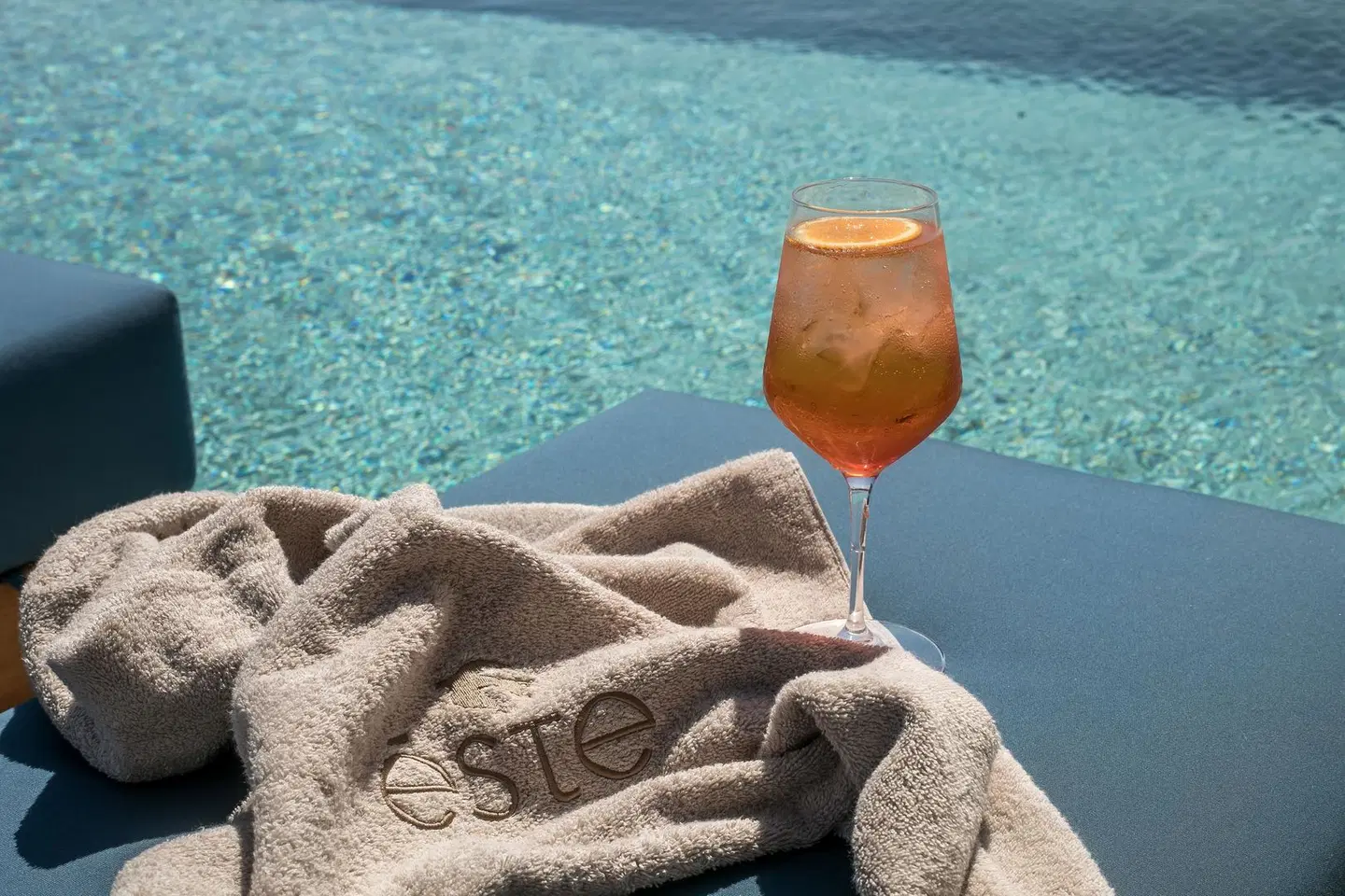 Este Elegant Suites & Villas PEOPLE