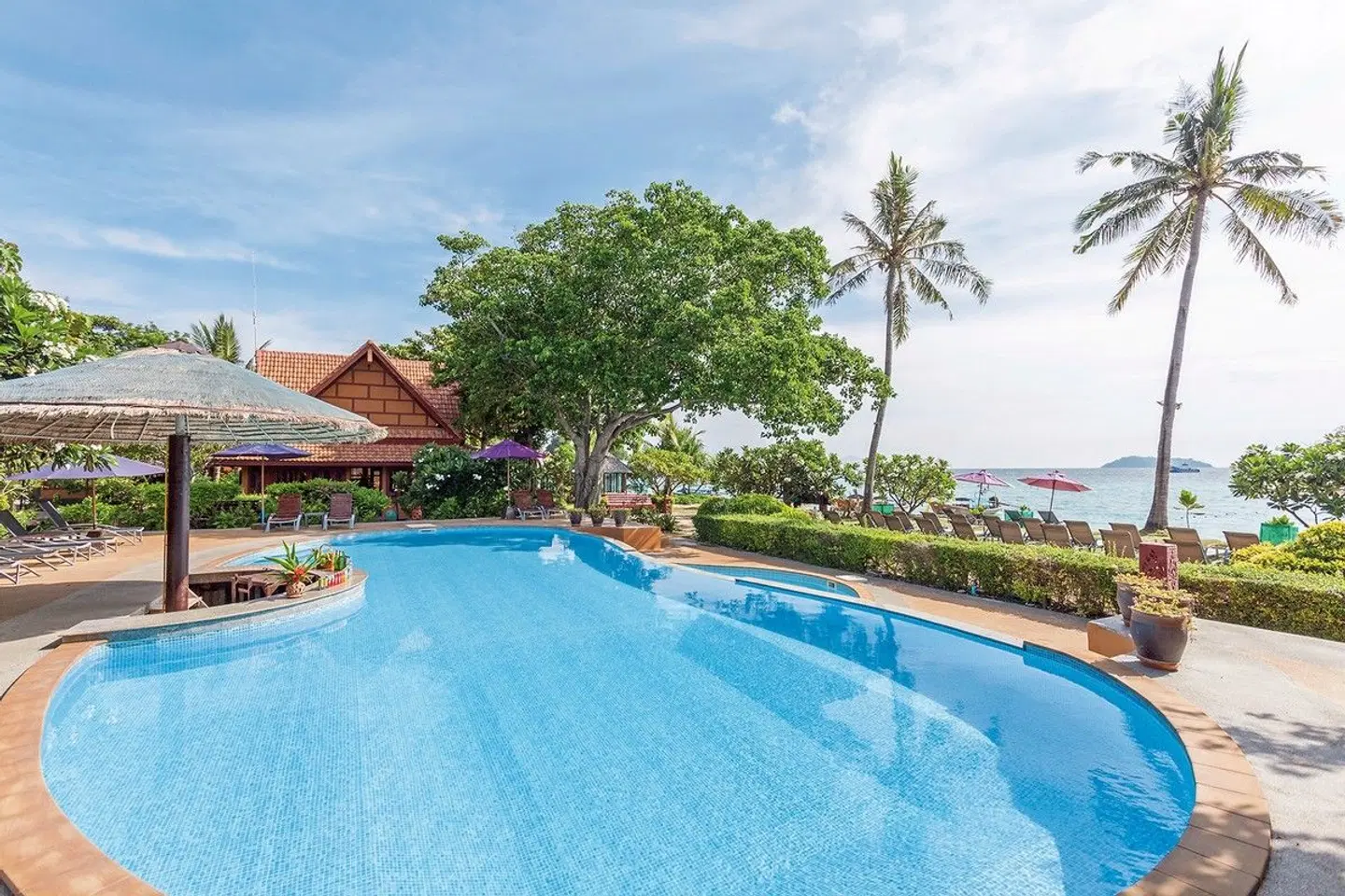 P.P. Erawan Palms Resort OUTDOOR_POOL