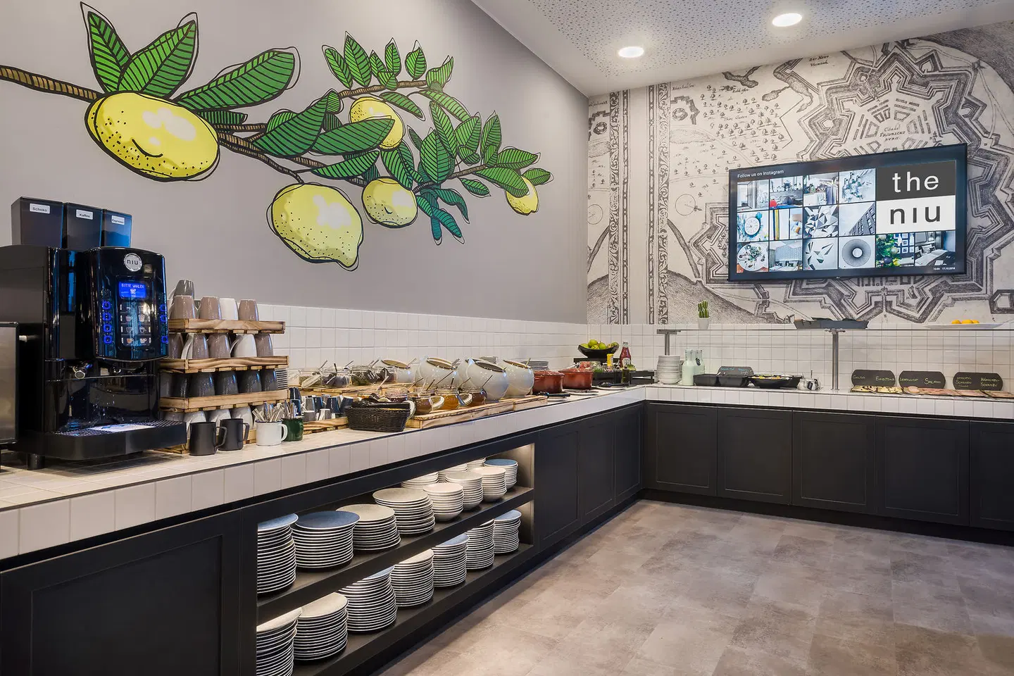 the niu Square Restaurant