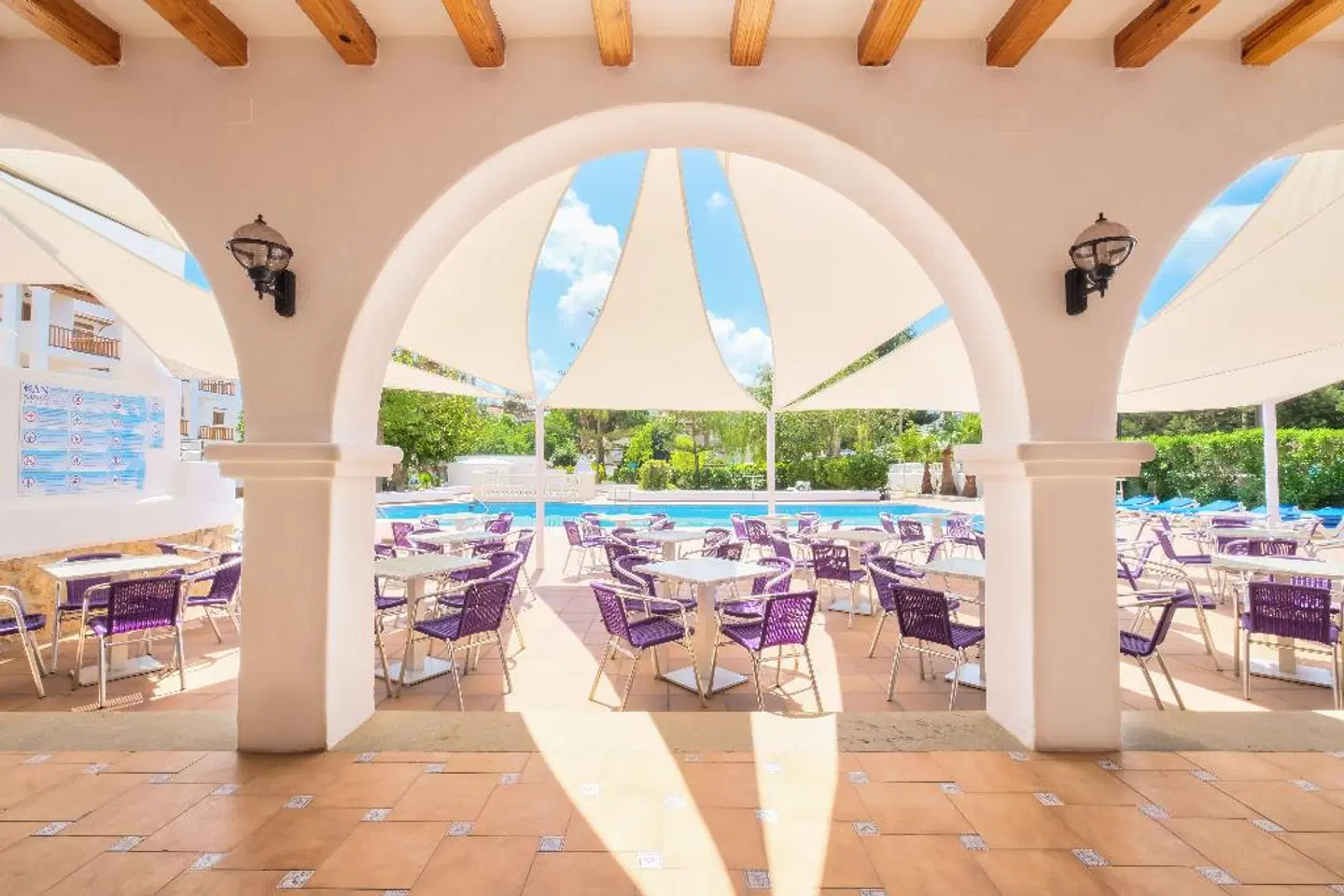 azuLine Can Sanso Terrasse