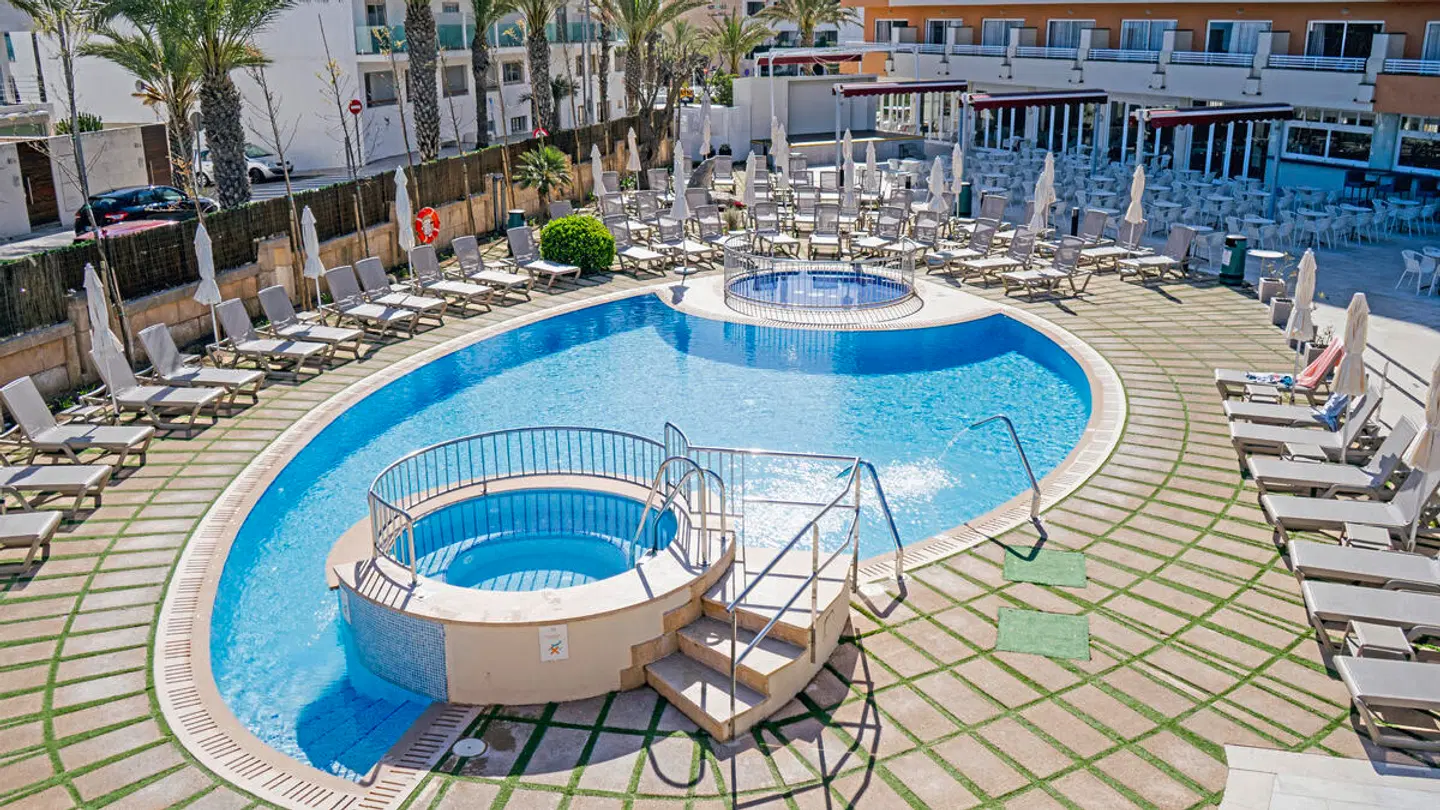 Globales Janeiro OUTDOOR_POOL