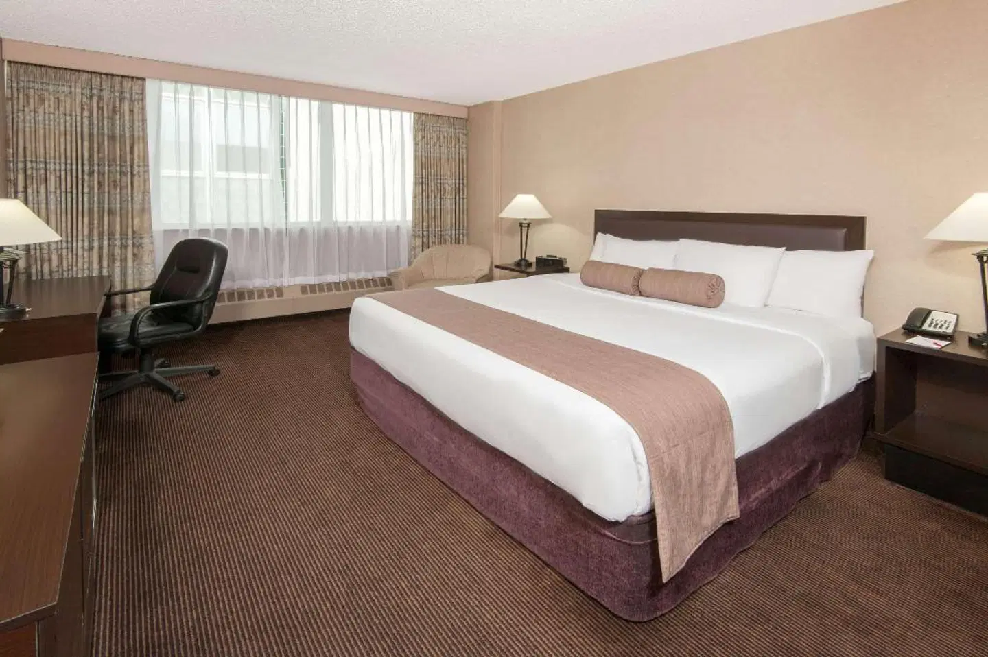 RAMADA PLAZA CALGARY DOWNTOWN ROOM_EXAMPLE