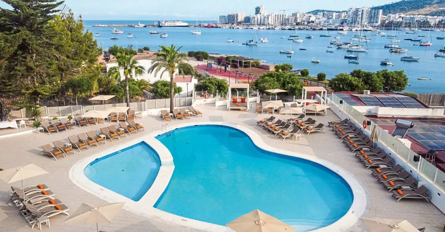 THB Ocean Beach OUTDOOR_POOL