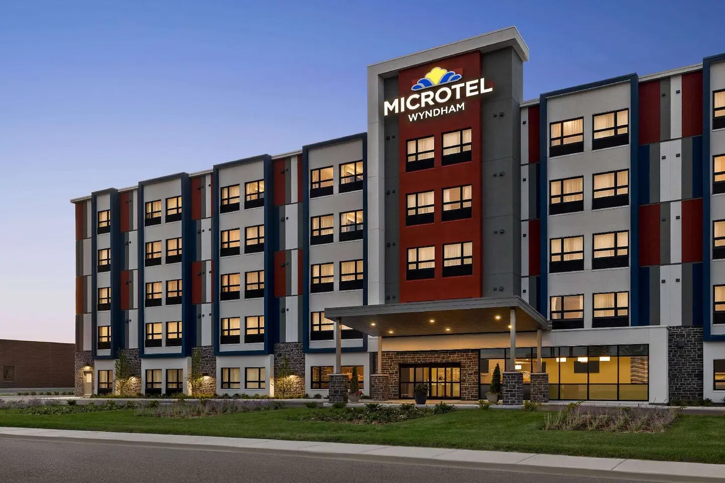Microtel Inn & Suites Montreal Airport - Dorval QC EXTERIOR