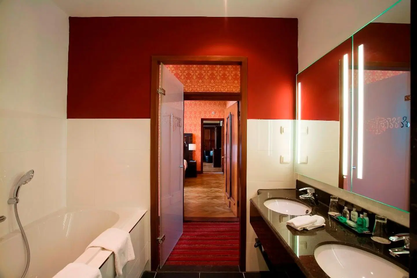 Grand Hotel Amrâth Amsterdam Badezimmer