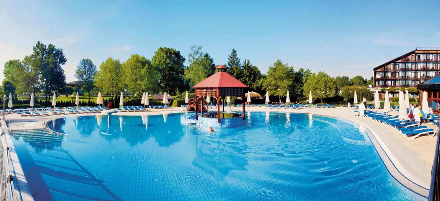 Ajda OUTDOOR_POOL
