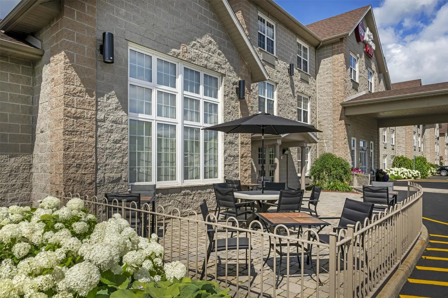 Best Western Plus Woodstock Hotel & Conference Centre Terrasse