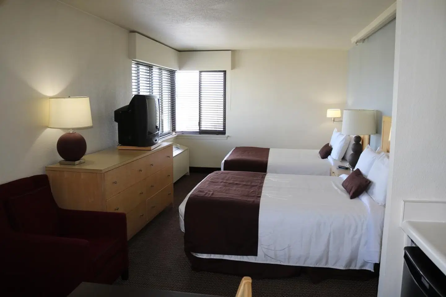 Inlet Tower Hotel & Suites ROOM_EXAMPLE