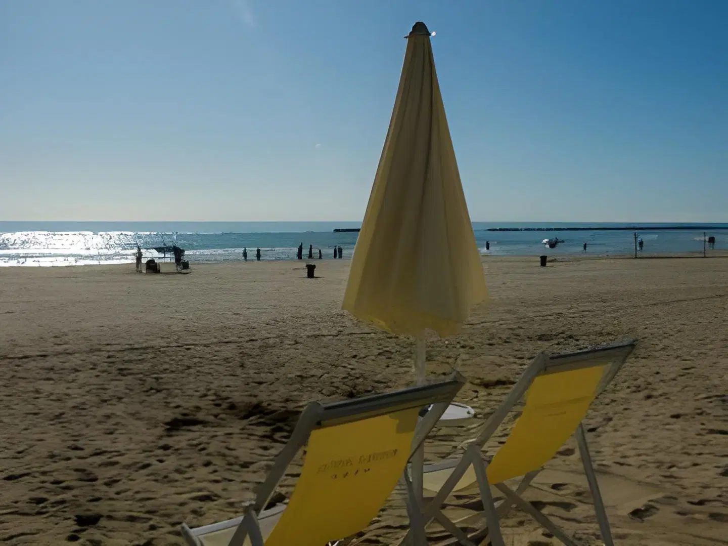 Roses Hotel LANDSCAPE