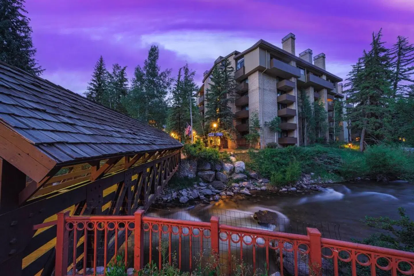 Vail's Mountain Haus at the Covered Bridge EXTERIOR