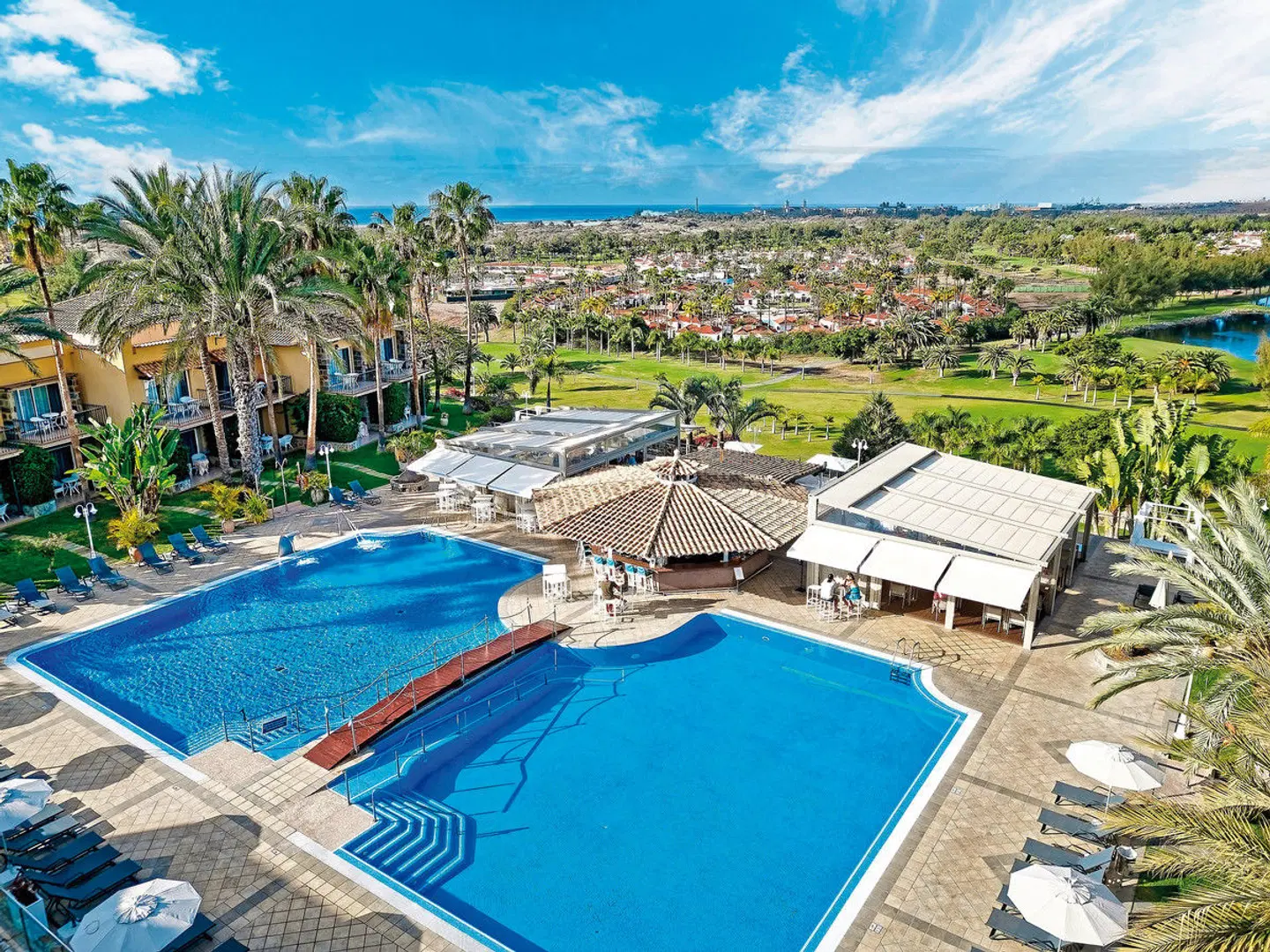 Bull Vital Suites & Spa Boutique Hotel OUTDOOR_POOL