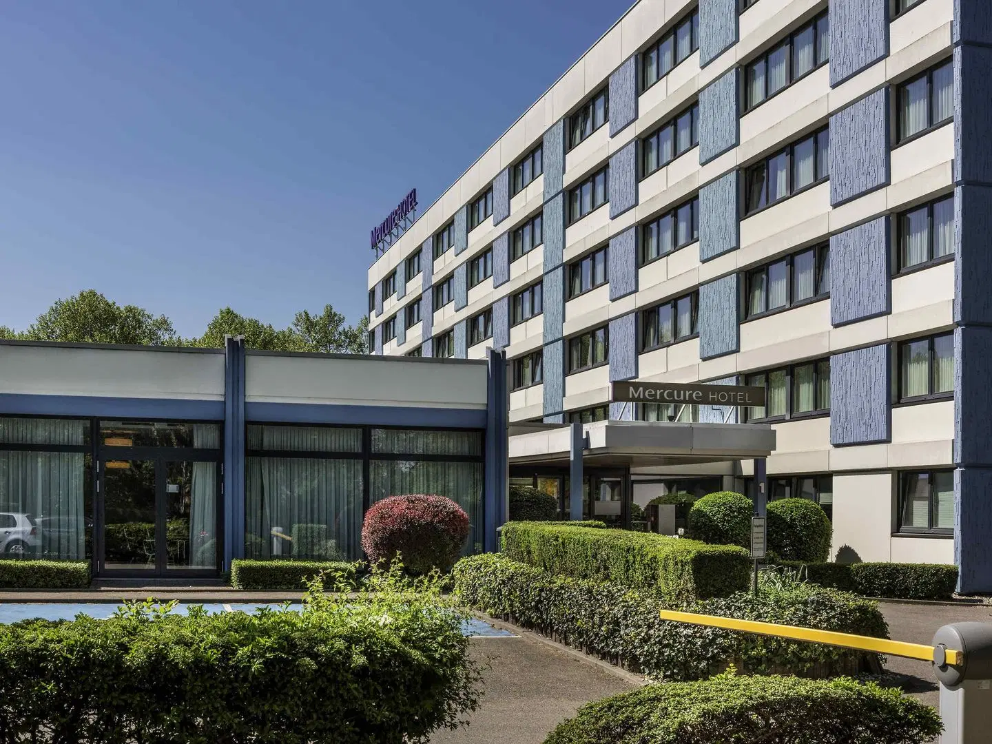 Mercure Hotel Mannheim am Friedensplatz EXTERIOR