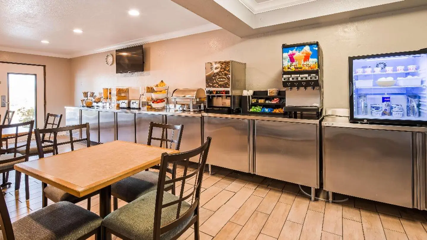 Best Western Gardens Hotel at Joshua Tree National Park Bar