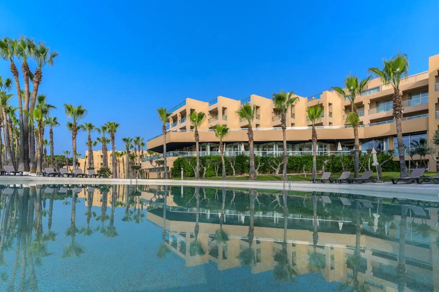 NAU São Rafael Suites OUTDOOR_POOL