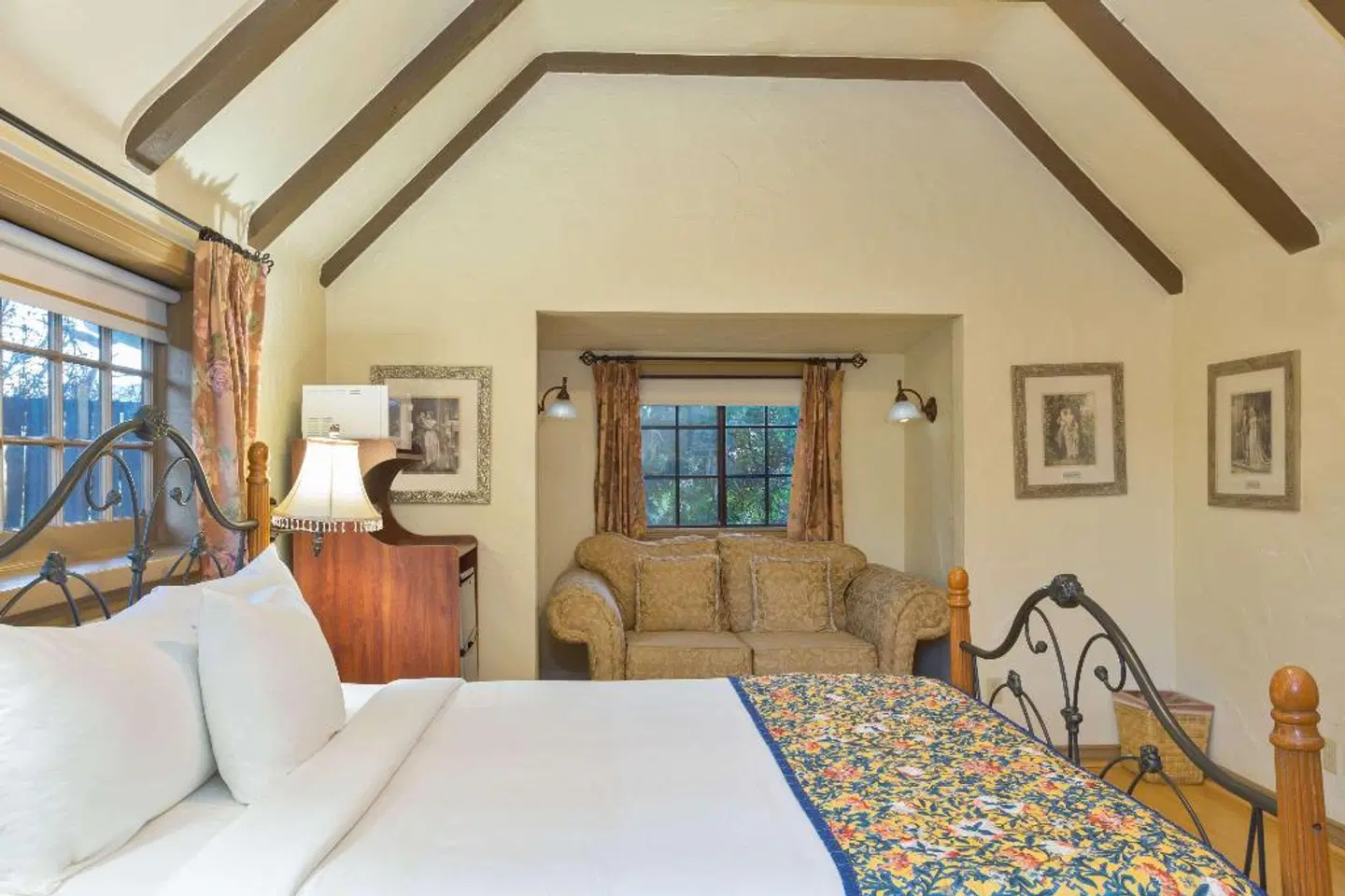 Wyndham Garden Ventura  Pierpont Inn ROOM_EXAMPLE