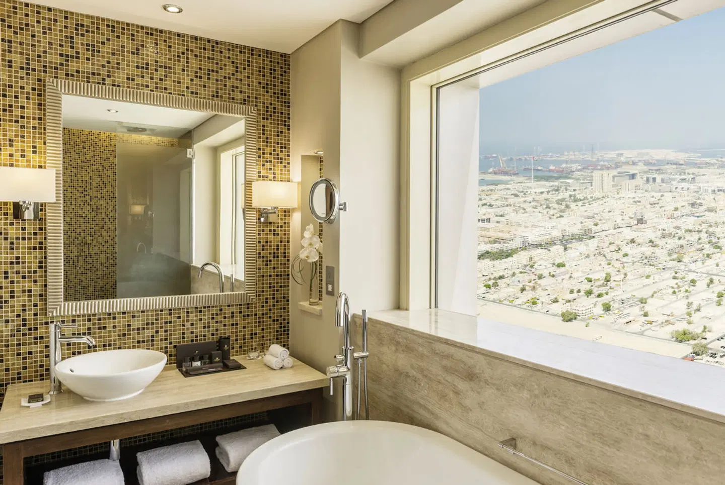 The Tower Plaza Dubai BATHROOM