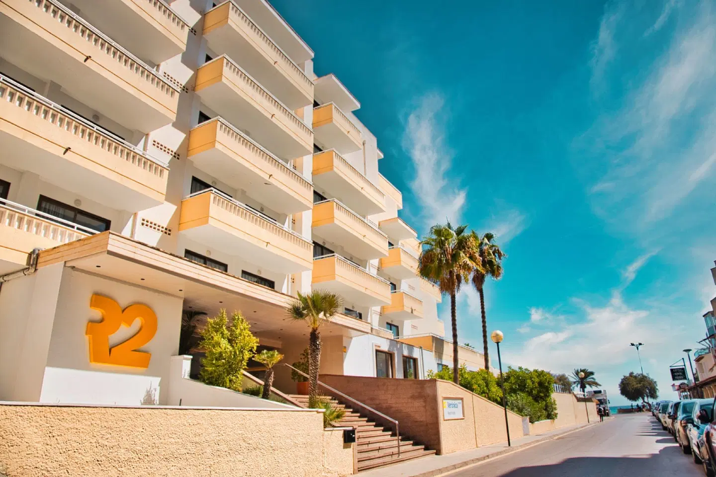 R2 Veronica Beach Hotel EXTERIOR