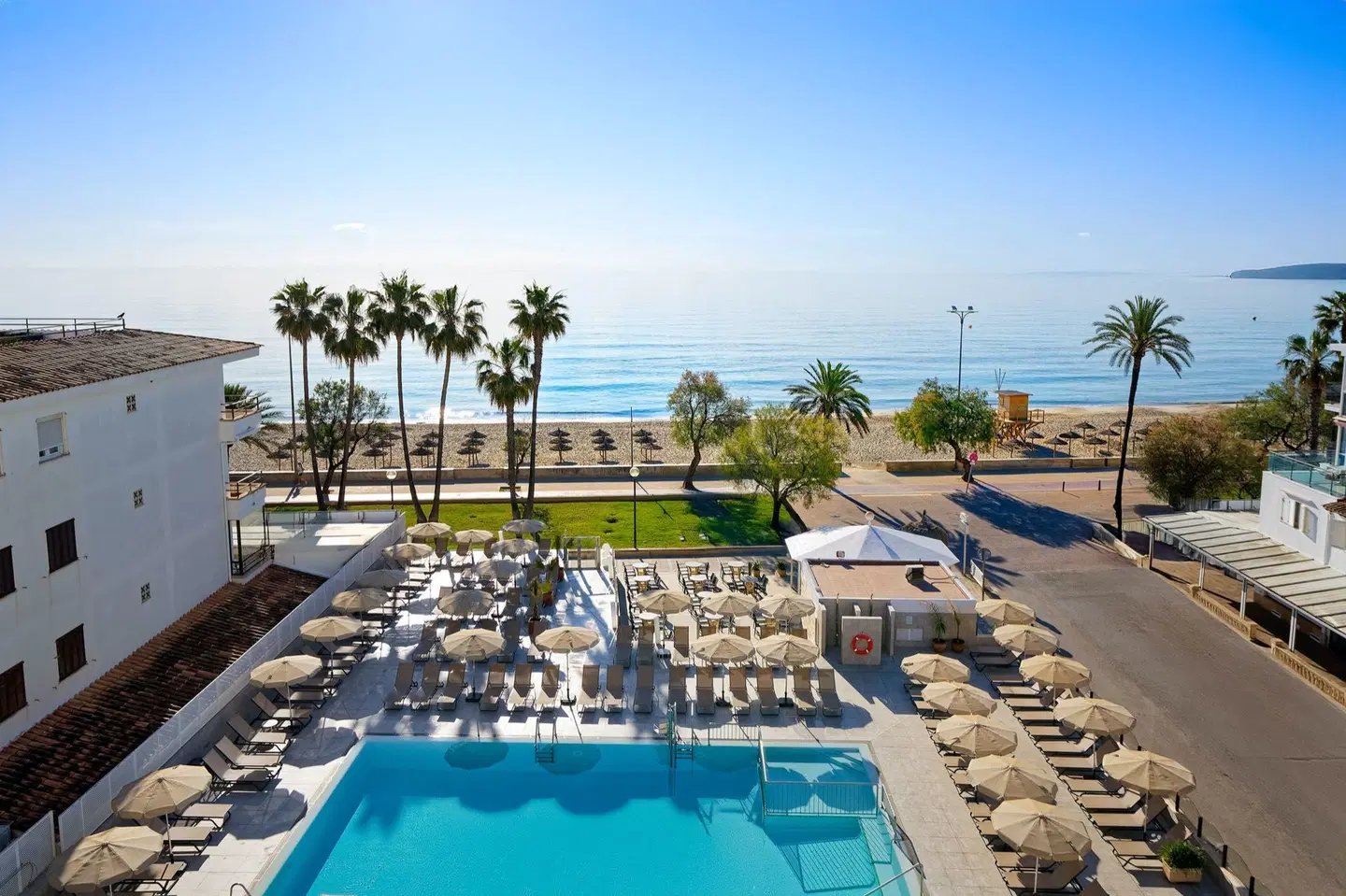 R2 Veronica Beach Hotel OUTDOOR_POOL