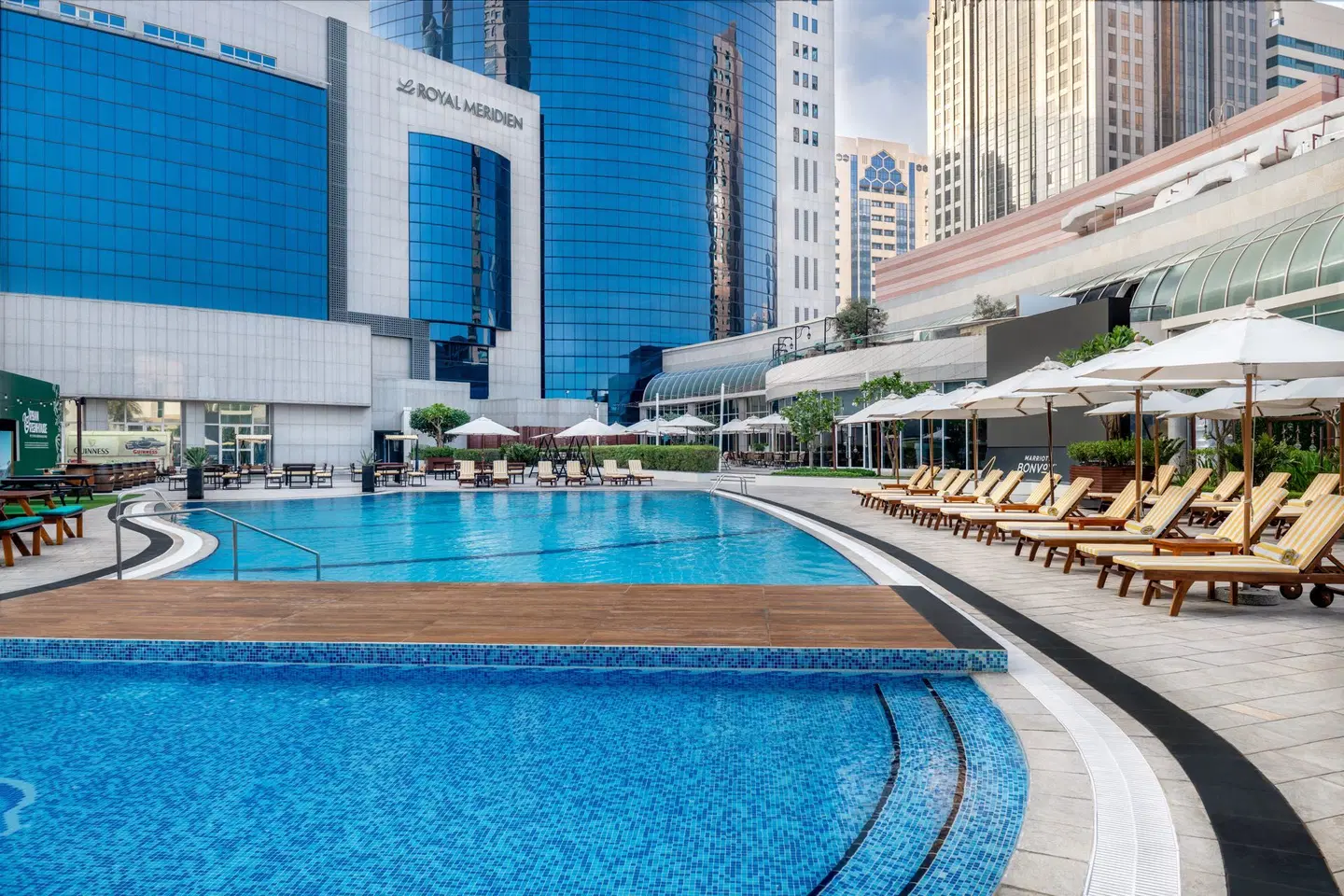 Le Royal Meridien Abu Dhabi OUTDOOR_POOL