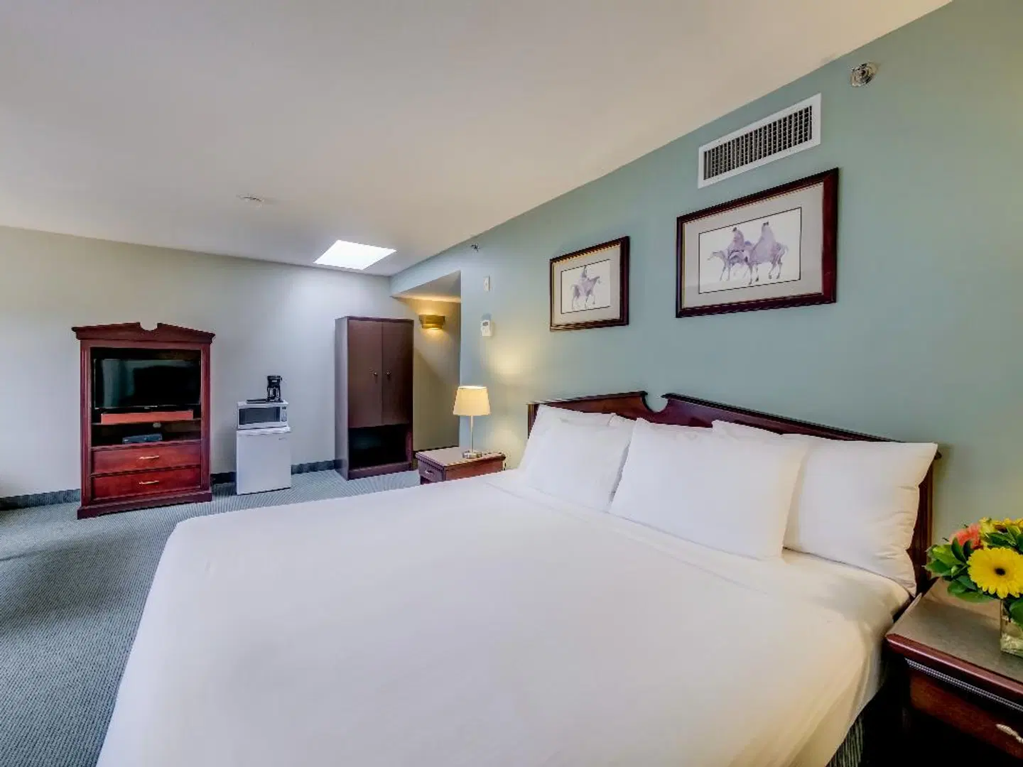 Hotel Harrison Hot Springs ROOM_EXAMPLE