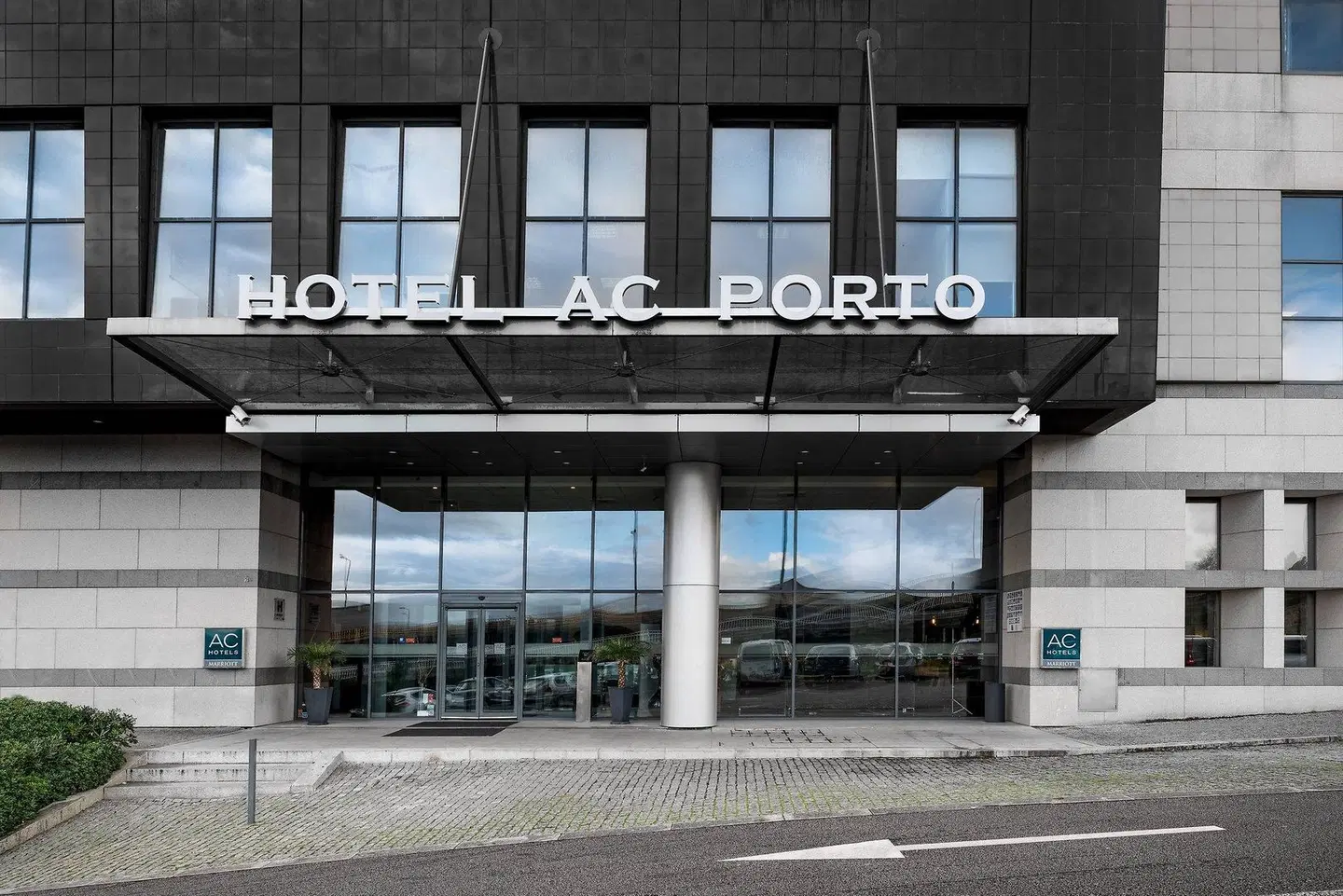 AC Hotel by Marriott Porto EXTERIOR