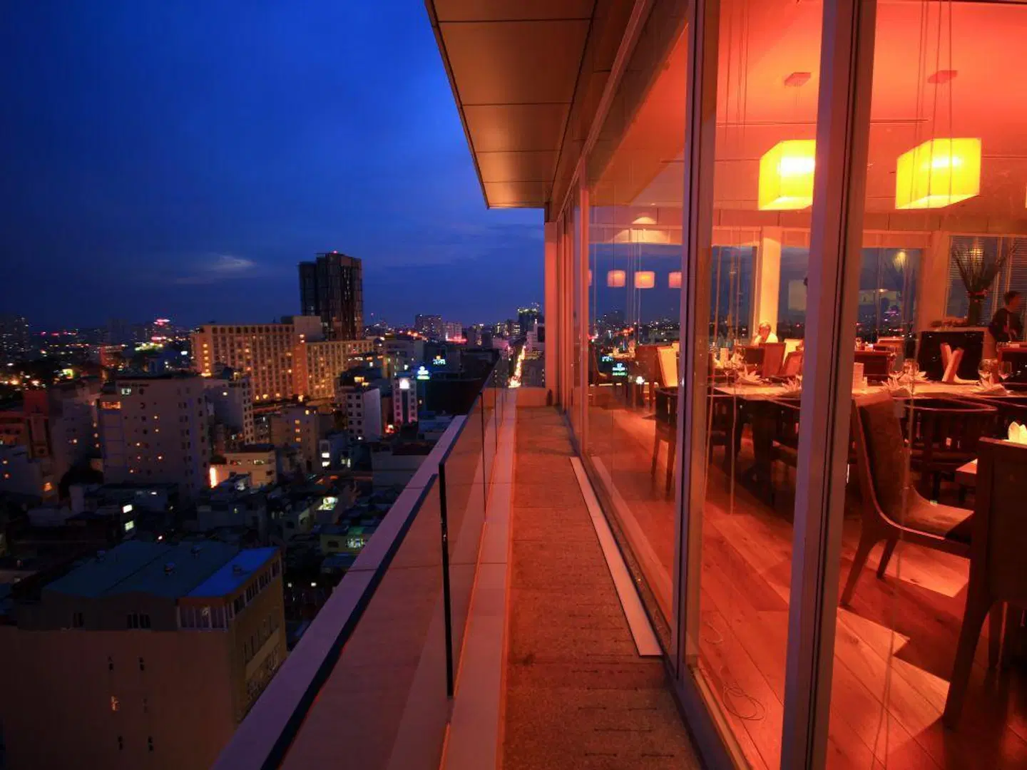 Golden Central Saigon Terrasse