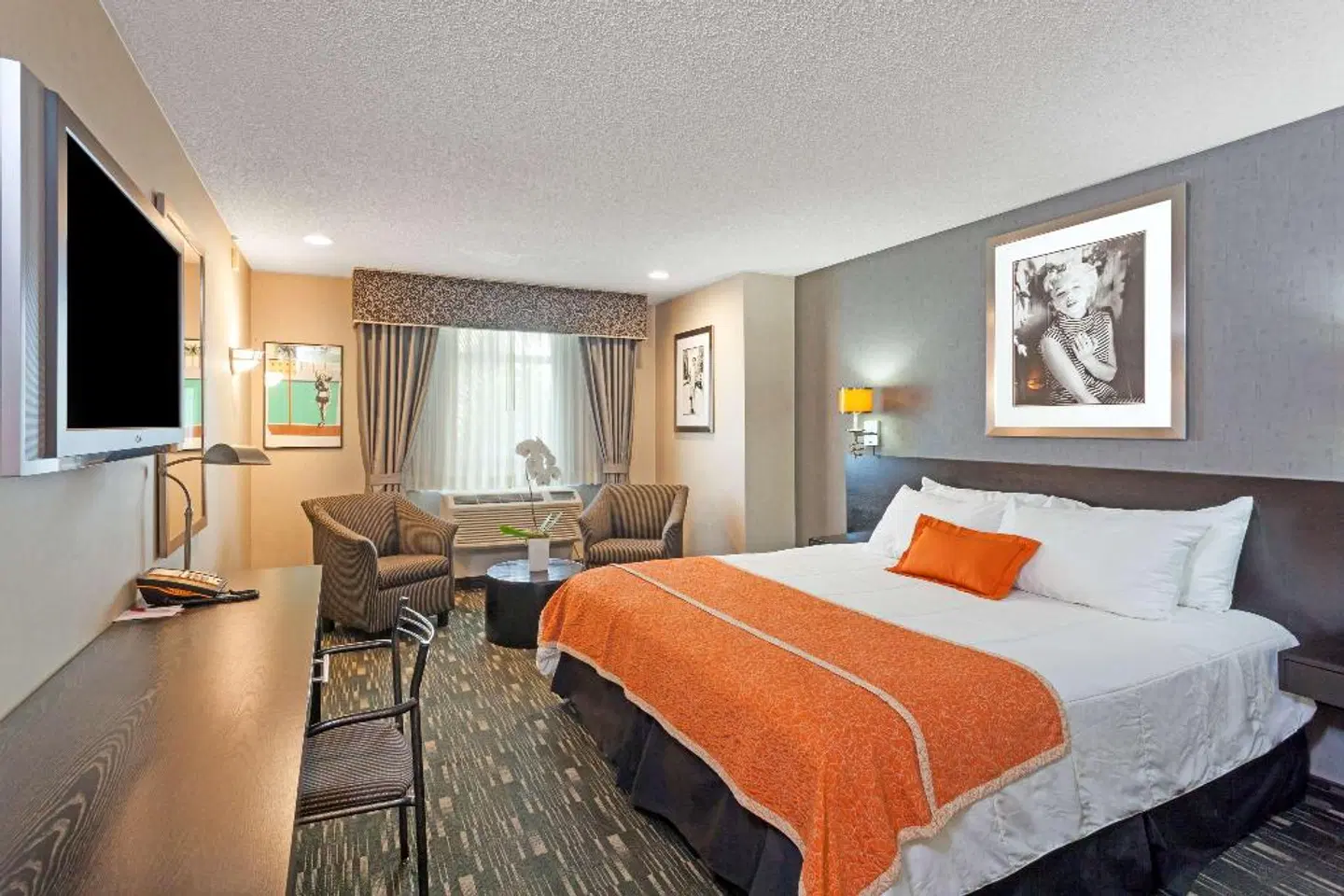 Ramada Plaza West Hollywood Hotel and Suites ROOM_EXAMPLE