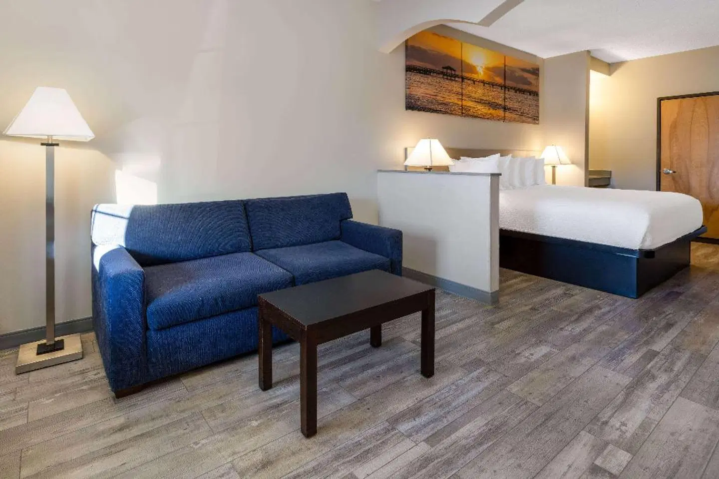 Days Inn & Suites by Wyndham Cherry Hill - Philadelphia ROOM_EXAMPLE