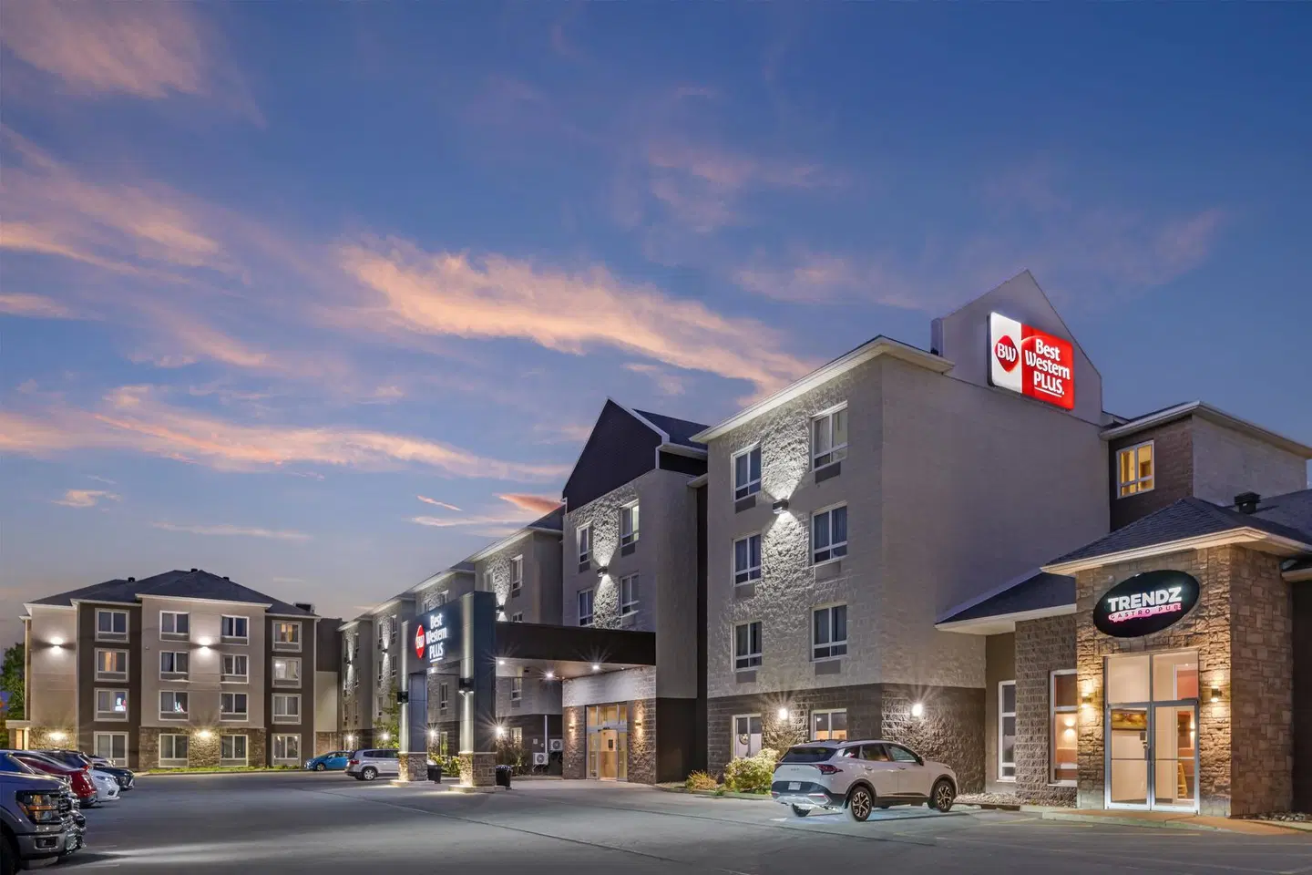 Best Western Plus Dartmouth Hotel & Suites EXTERIOR