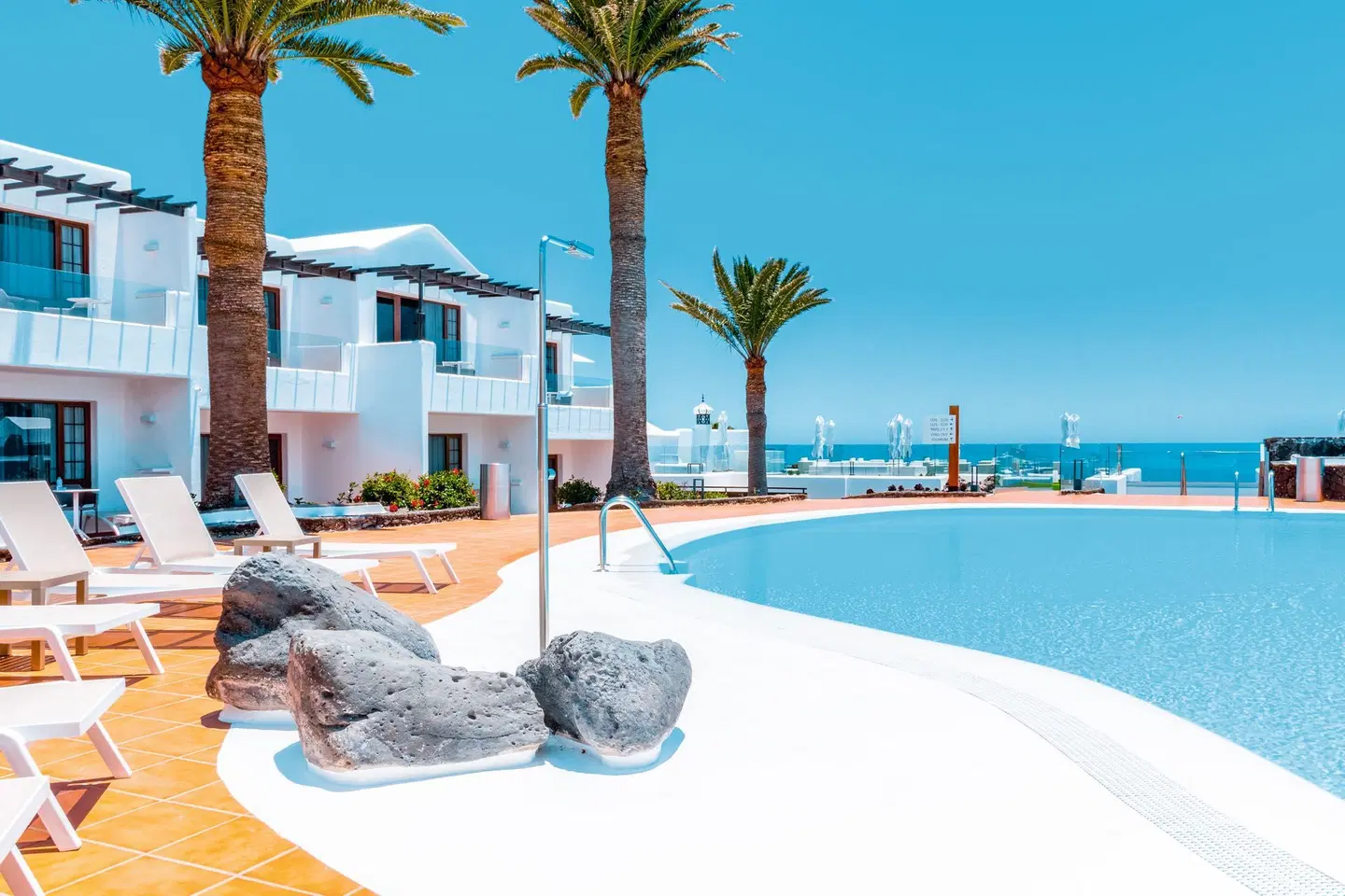 R2 Bahia Kontiki OUTDOOR_POOL