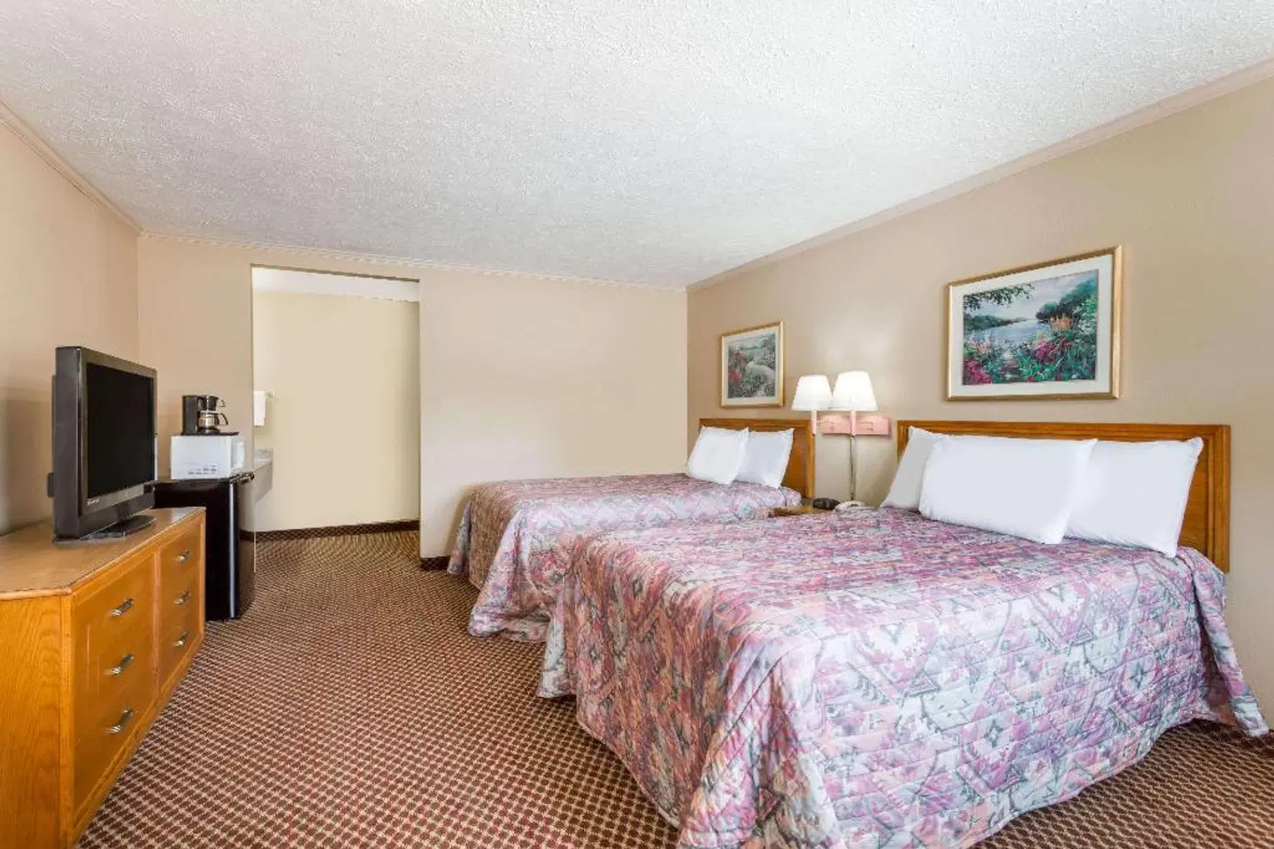 Travelodge by Wyndham Ridgeway Martinsville Area ROOM_EXAMPLE